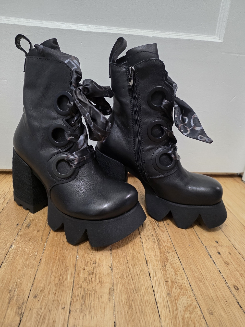 Black Women's Platform Lace-Up Ankle Boots